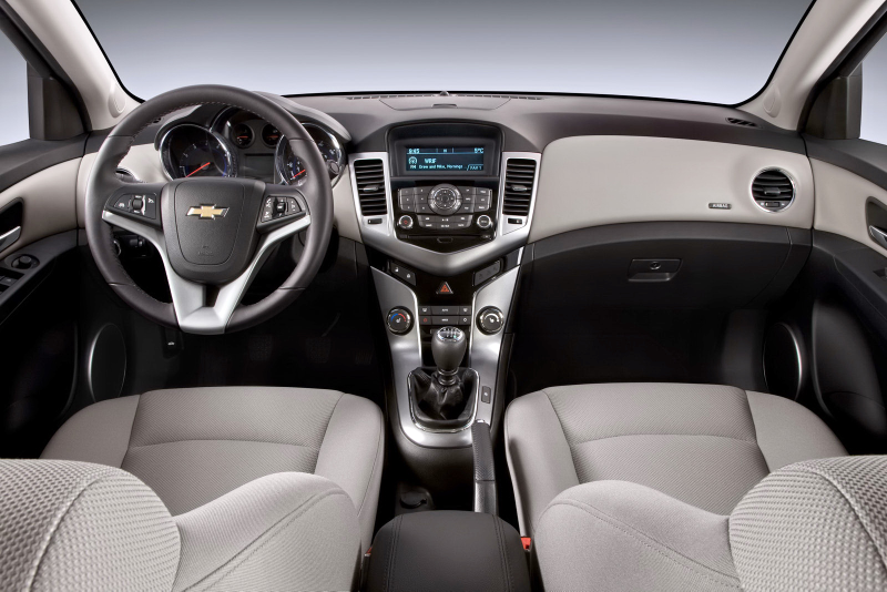Illustration for article titled OPPO, recommend 1st gen Chevy Cruze to peeps looking for a car.